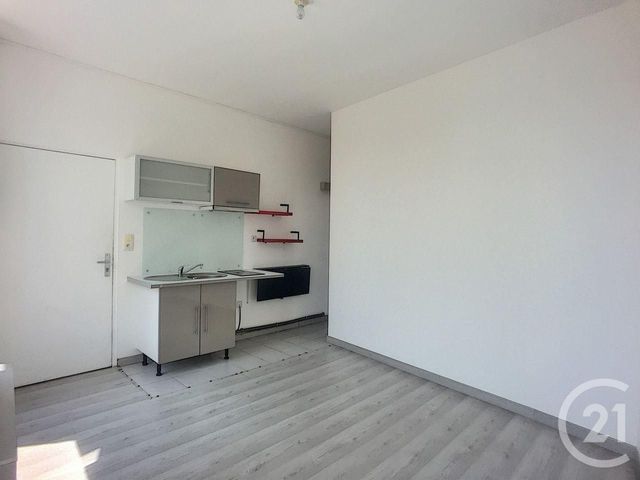 Appartement F2 à louer - 2 pièces - 26.8 m2 - BRIE COMTE ROBERT - 77 - ILE-DE-FRANCE - Century 21 Concept Immobilier