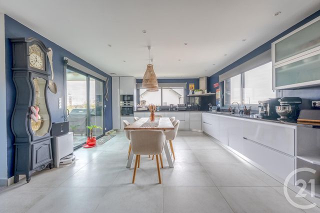 maison à vendre - 6 pièces - 178.5 m2 - OZOUER LE VOULGIS - 77 - ILE-DE-FRANCE - Century 21 Concept Immobilier