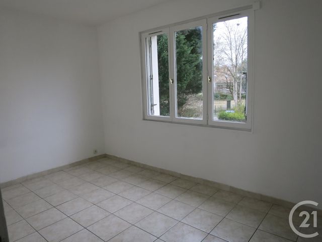 Appartement F2 à louer - 2 pièces - 41.61 m2 - BRIE COMTE ROBERT - 77 - ILE-DE-FRANCE - Century 21 Concept Immobilier