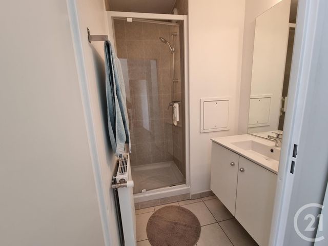 Afficher la photo en grand Appartement F4 à louer - 4 pièces - 79.96 m2 - BRIE COMTE ROBERT - 77 - ILE-DE-FRANCE - Century 21 Concept Immobilier