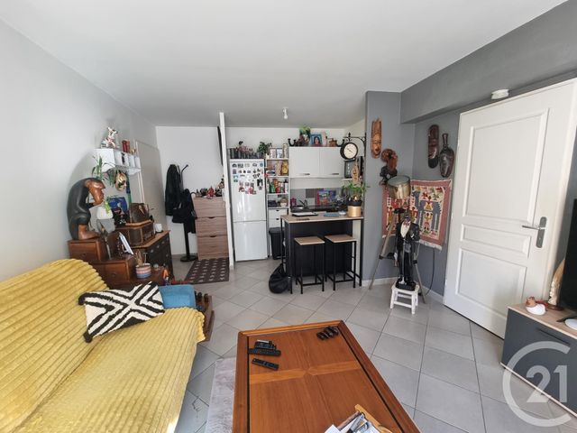 Appartement F2 à louer - 2 pièces - 39.67 m2 - BRIE COMTE ROBERT - 77 - ILE-DE-FRANCE - Century 21 Concept Immobilier