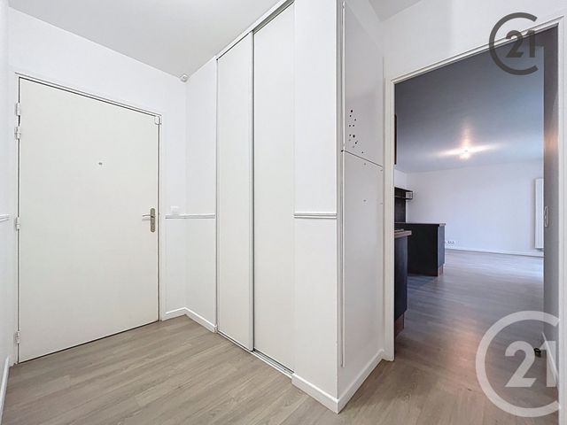 Afficher la photo en grand Appartement F3 à vendre - 3 pièces - 66.1 m2 - BRIE COMTE ROBERT - 77 - ILE-DE-FRANCE - Century 21 Concept Immobilier