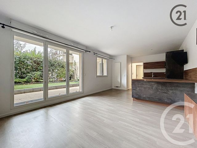Afficher la photo en grand Appartement F3 à vendre - 3 pièces - 66.1 m2 - BRIE COMTE ROBERT - 77 - ILE-DE-FRANCE - Century 21 Concept Immobilier