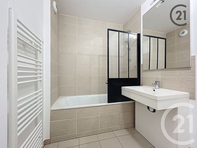 Afficher la photo en grand Appartement F3 à vendre - 3 pièces - 66.1 m2 - BRIE COMTE ROBERT - 77 - ILE-DE-FRANCE - Century 21 Concept Immobilier