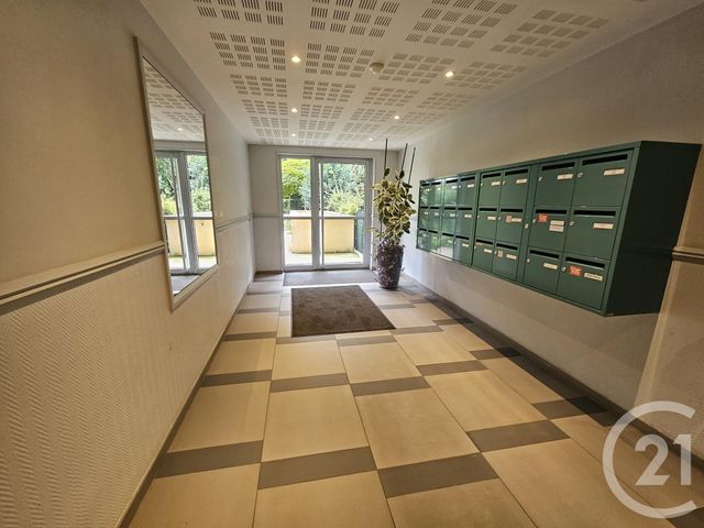 Appartement F2 à louer - 2 pièces - 42.96 m2 - BRIE COMTE ROBERT - 77 - ILE-DE-FRANCE - Century 21 Concept Immobilier