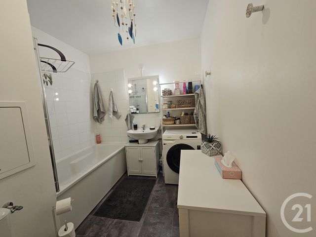 Appartement F2 à louer - 2 pièces - 42.96 m2 - BRIE COMTE ROBERT - 77 - ILE-DE-FRANCE - Century 21 Concept Immobilier