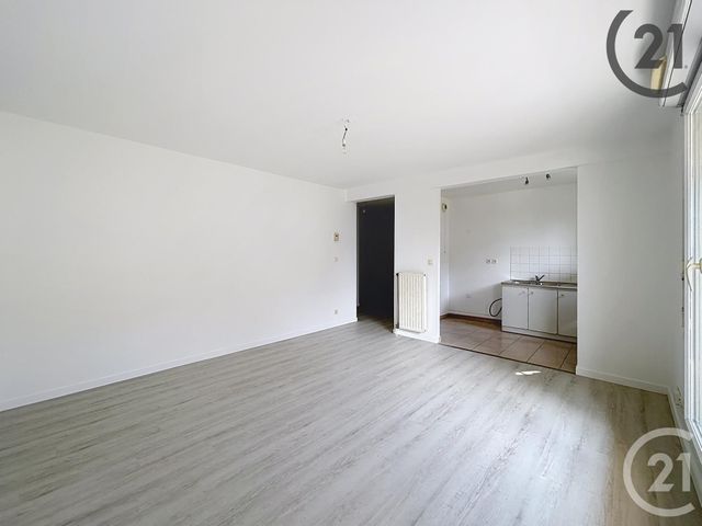 Appartement F3 à louer - 3 pièces - 57.69 m2 - BRIE COMTE ROBERT - 77 - ILE-DE-FRANCE - Century 21 Concept Immobilier