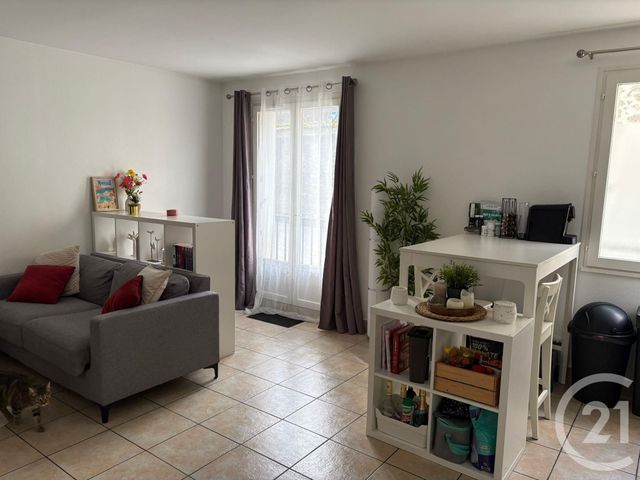 Appartement F2 à louer - 2 pièces - 40.26 m2 - BRIE COMTE ROBERT - 77 - ILE-DE-FRANCE - Century 21 Concept Immobilier