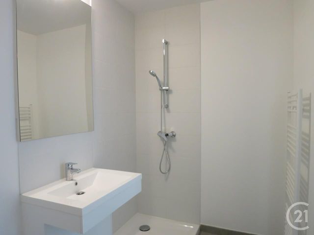 Appartement F2 à louer - 2 pièces - 43.27 m2 - BRIE COMTE ROBERT - 77 - ILE-DE-FRANCE - Century 21 Concept Immobilier