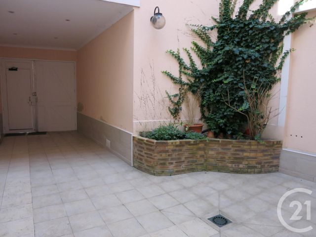 Appartement F1 à louer - 1 pièce - 32.43 m2 - GUIGNES - 77 - ILE-DE-FRANCE - Century 21 Concept Immobilier