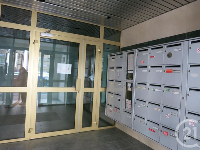 Appartement F1 à louer - 1 pièce - 28.1 m2 - BRIE COMTE ROBERT - 77 - ILE-DE-FRANCE - Century 21 Concept Immobilier