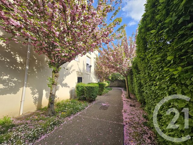 Appartement F1 bis à louer - 2 pièces - 29.44 m2 - BRIE COMTE ROBERT - 77 - ILE-DE-FRANCE - Century 21 Concept Immobilier