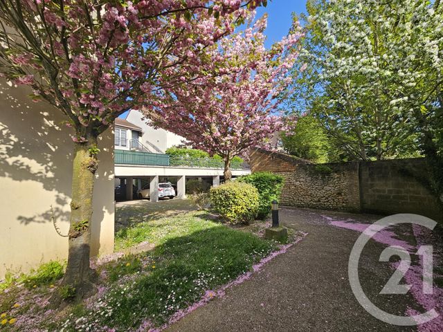 Appartement F1 bis à louer - 2 pièces - 29.44 m2 - BRIE COMTE ROBERT - 77 - ILE-DE-FRANCE - Century 21 Concept Immobilier