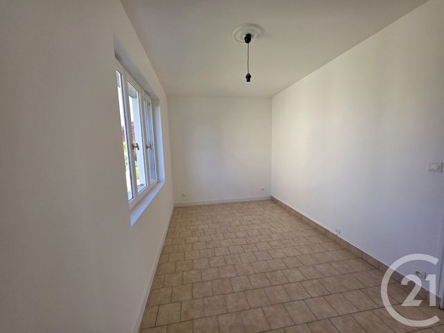 Appartement F2 à louer - 2 pièces - 41.65 m2 - BRIE COMTE ROBERT - 77 - ILE-DE-FRANCE - Century 21 Concept Immobilier