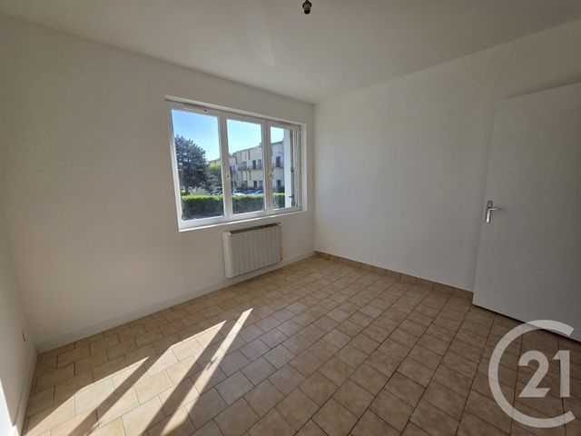 Appartement F2 à louer - 2 pièces - 41.65 m2 - BRIE COMTE ROBERT - 77 - ILE-DE-FRANCE - Century 21 Concept Immobilier