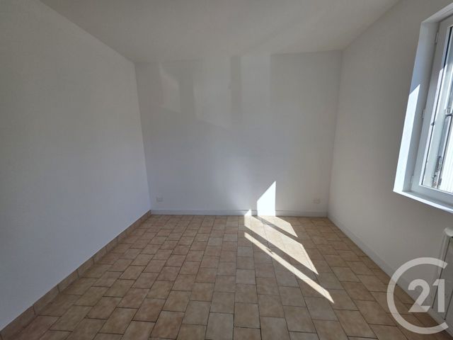 Appartement F2 à louer - 2 pièces - 41.65 m2 - BRIE COMTE ROBERT - 77 - ILE-DE-FRANCE - Century 21 Concept Immobilier