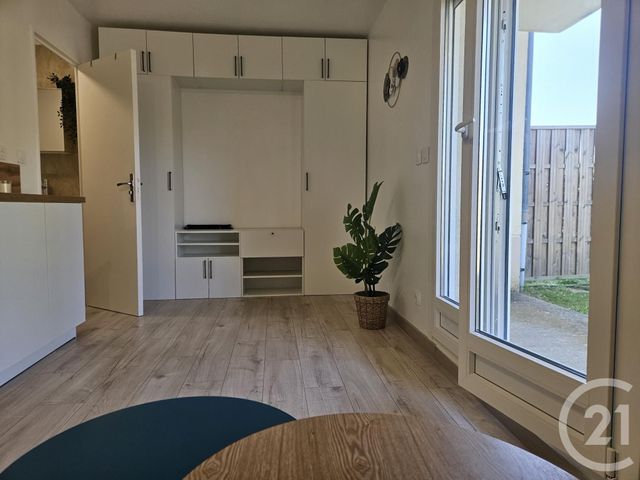 Appartement Studio à louer - 1 pièce - 24.4 m2 - BRIE COMTE ROBERT - 77 - ILE-DE-FRANCE - Century 21 Concept Immobilier