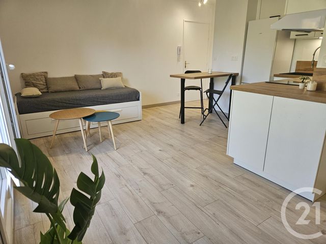 Appartement Studio à louer - 1 pièce - 24.4 m2 - BRIE COMTE ROBERT - 77 - ILE-DE-FRANCE - Century 21 Concept Immobilier