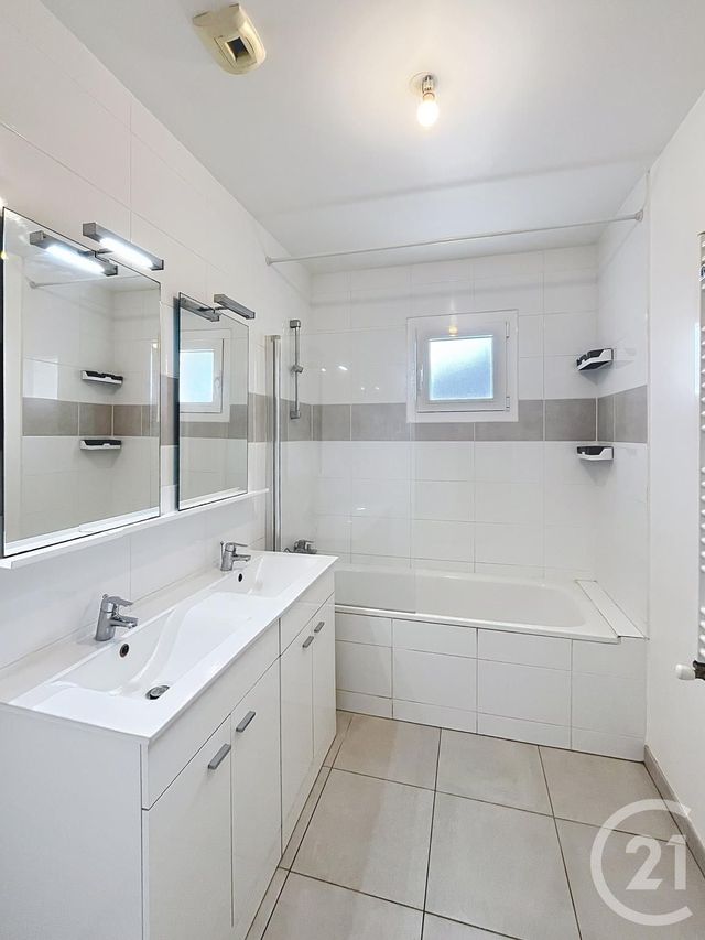 Appartement Triplex à vendre - 4 pièces - 68.91 m2 - BRIE COMTE ROBERT - 77 - ILE-DE-FRANCE - Century 21 Concept Immobilier