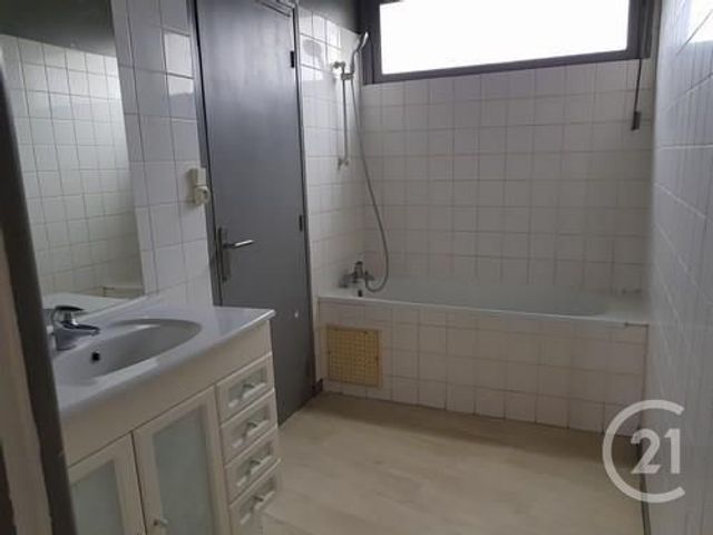 Appartement F4 à louer - 4 pièces - 63.19 m2 - BRIE COMTE ROBERT - 77 - ILE-DE-FRANCE - Century 21 Concept Immobilier
