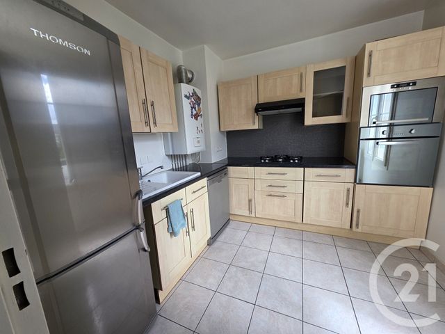 Appartement F2 à louer - 2 pièces - 50.5 m2 - BRIE COMTE ROBERT - 77 - ILE-DE-FRANCE - Century 21 Concept Immobilier