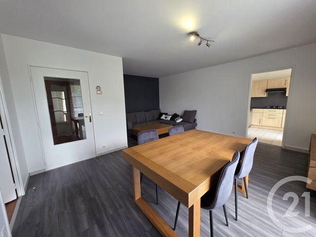 Appartement F2 à louer - 2 pièces - 50.5 m2 - BRIE COMTE ROBERT - 77 - ILE-DE-FRANCE - Century 21 Concept Immobilier