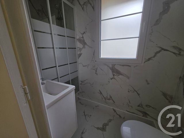 Appartement Studio à louer - 1 pièce - 27.35 m2 - BRIE COMTE ROBERT - 77 - ILE-DE-FRANCE - Century 21 Concept Immobilier