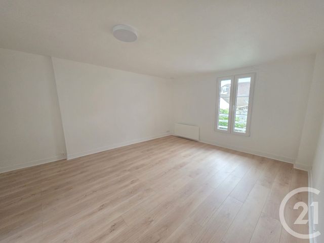 Appartement Studio à louer - 1 pièce - 27.35 m2 - BRIE COMTE ROBERT - 77 - ILE-DE-FRANCE - Century 21 Concept Immobilier
