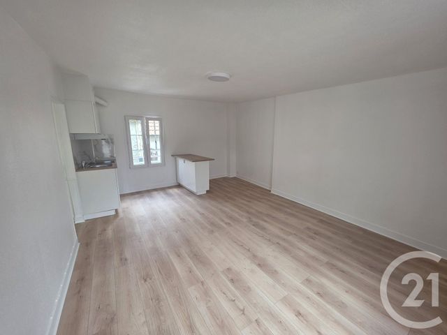 Appartement Studio à louer - 1 pièce - 27.35 m2 - BRIE COMTE ROBERT - 77 - ILE-DE-FRANCE - Century 21 Concept Immobilier