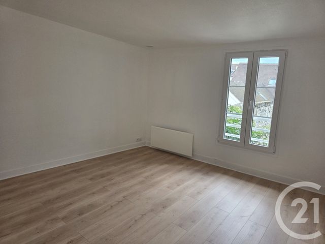 Appartement Studio à louer - 1 pièce - 27.35 m2 - BRIE COMTE ROBERT - 77 - ILE-DE-FRANCE - Century 21 Concept Immobilier