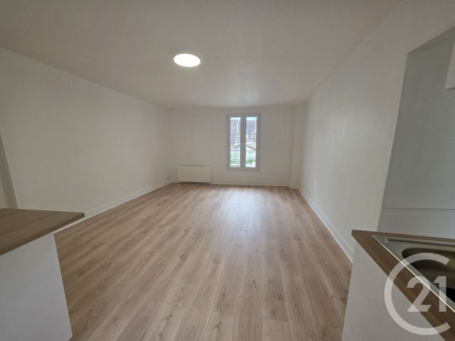 Appartement Studio à louer - 1 pièce - 27.35 m2 - BRIE COMTE ROBERT - 77 - ILE-DE-FRANCE - Century 21 Concept Immobilier