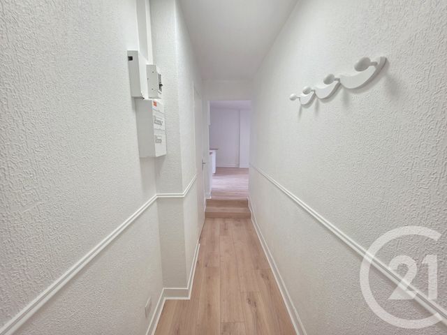 Appartement Studio à louer - 1 pièce - 27.35 m2 - BRIE COMTE ROBERT - 77 - ILE-DE-FRANCE - Century 21 Concept Immobilier