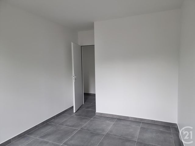 Appartement F3 à louer - 3 pièces - 65.28 m2 - FONTENAY TRESIGNY - 77 - ILE-DE-FRANCE - Century 21 Concept Immobilier