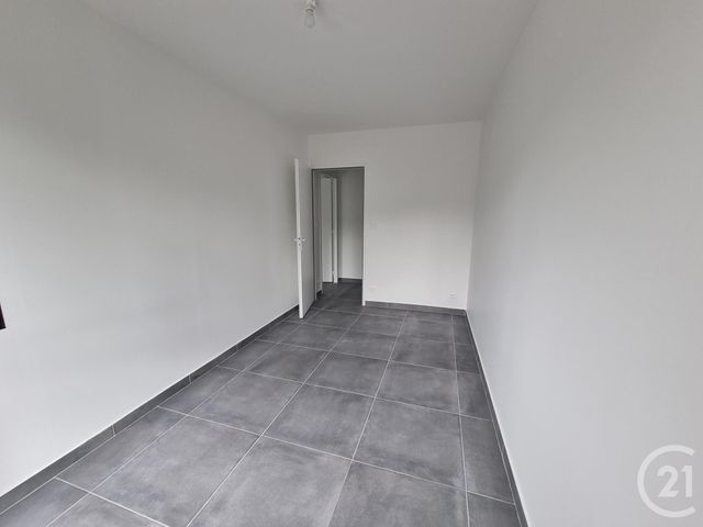 Appartement F3 à louer - 3 pièces - 65.28 m2 - FONTENAY TRESIGNY - 77 - ILE-DE-FRANCE - Century 21 Concept Immobilier