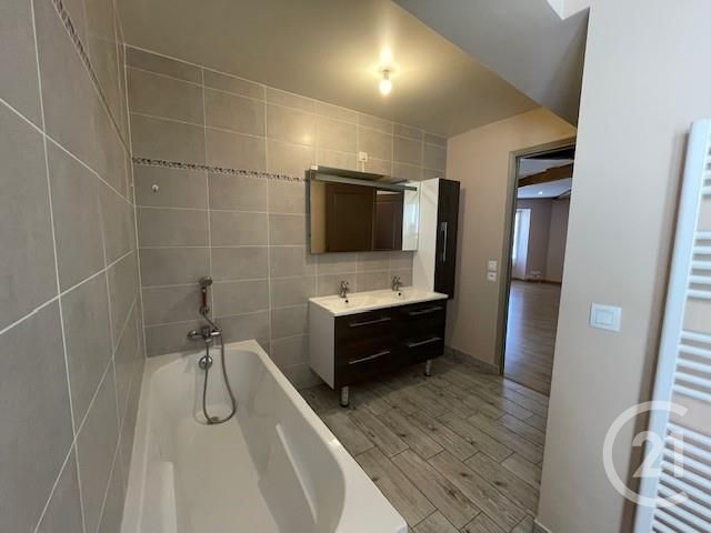 Appartement F3 à louer - 3 pièces - 75.82 m2 - SOLERS - 77 - ILE-DE-FRANCE - Century 21 Concept Immobilier