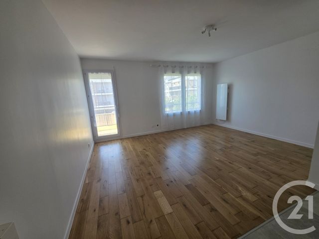 Appartement F1 à louer - 1 pièce - 28.13 m2 - BRIE COMTE ROBERT - 77 - ILE-DE-FRANCE - Century 21 Concept Immobilier