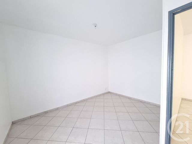 Appartement F2 à louer - 2 pièces - 32.88 m2 - BRIE COMTE ROBERT - 77 - ILE-DE-FRANCE - Century 21 Concept Immobilier