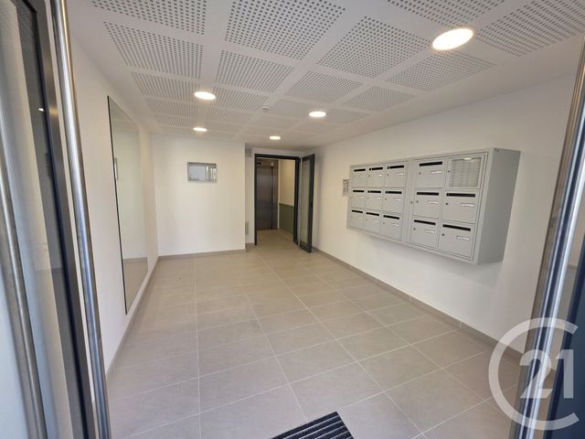 Appartement F3 à louer - 3 pièces - 63.73 m2 - BRIE COMTE ROBERT - 77 - ILE-DE-FRANCE - Century 21 Concept Immobilier