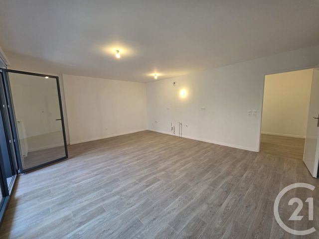 Appartement F3 à louer - 3 pièces - 63.73 m2 - BRIE COMTE ROBERT - 77 - ILE-DE-FRANCE - Century 21 Concept Immobilier