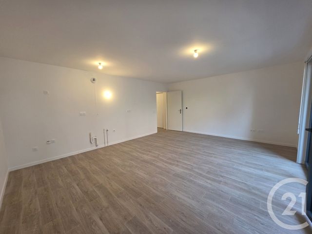 Appartement F3 à louer - 3 pièces - 63.73 m2 - BRIE COMTE ROBERT - 77 - ILE-DE-FRANCE - Century 21 Concept Immobilier