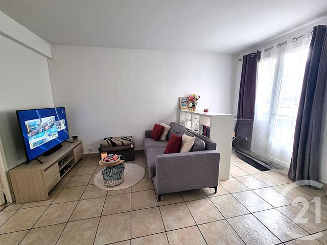Appartement F2 à louer - 2 pièces - 40.26 m2 - BRIE COMTE ROBERT - 77 - ILE-DE-FRANCE - Century 21 Concept Immobilier