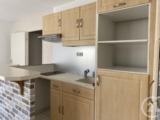 Appartement F1 à louer - 1 pièce - 26.7 m2 - BRIE COMTE ROBERT - 77 - ILE-DE-FRANCE - Century 21 Concept Immobilier