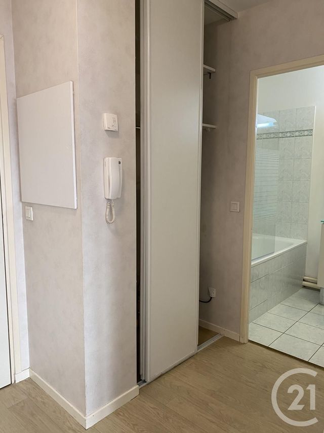 Appartement F1 à louer - 1 pièce - 26.7 m2 - BRIE COMTE ROBERT - 77 - ILE-DE-FRANCE - Century 21 Concept Immobilier
