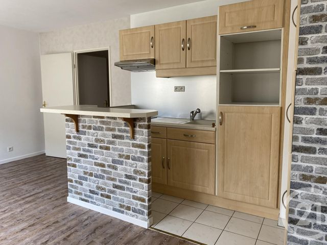 Appartement F1 à louer - 1 pièce - 26.7 m2 - BRIE COMTE ROBERT - 77 - ILE-DE-FRANCE - Century 21 Concept Immobilier