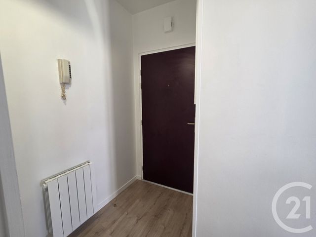 Appartement Studio à louer - 1 pièce - 24.32 m2 - BRIE COMTE ROBERT - 77 - ILE-DE-FRANCE - Century 21 Concept Immobilier