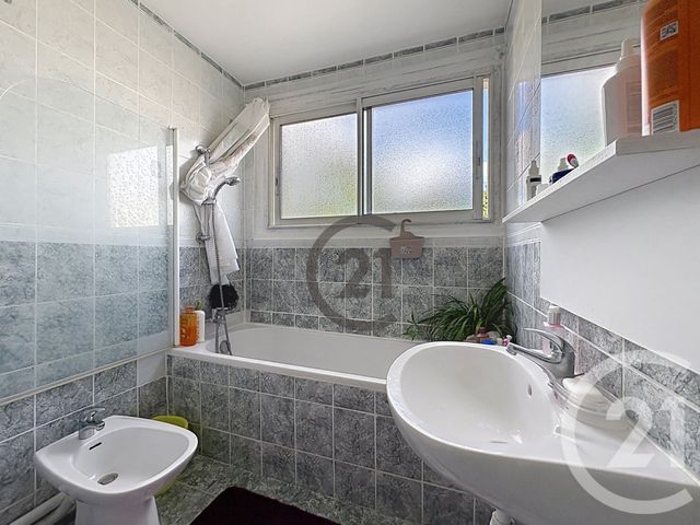 maison à vendre - 5 pièces - 108.38 m2 - PONTAULT COMBAULT - 77 - ILE-DE-FRANCE - Century 21 Concept Immobilier
