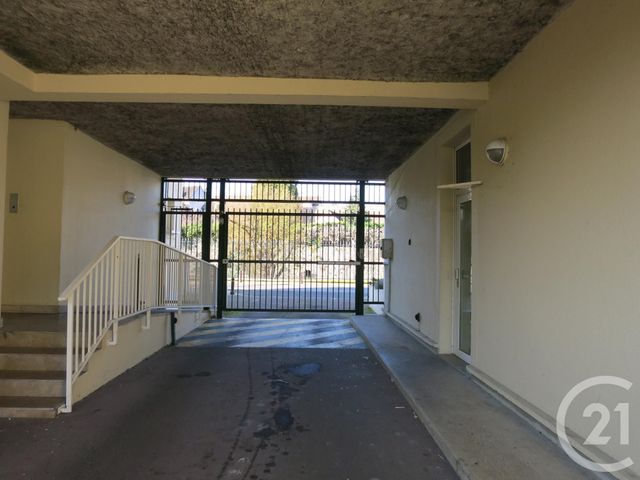 parking à louer - 11.2 m2 - BRIE COMTE ROBERT - 77 - ILE-DE-FRANCE - Century 21 Concept Immobilier