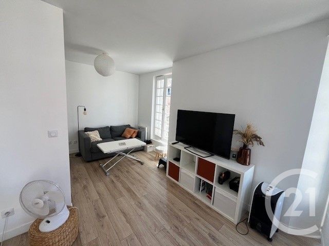 Appartement F1 à louer - 1 pièce - 30.33 m2 - BRIE COMTE ROBERT - 77 - ILE-DE-FRANCE - Century 21 Concept Immobilier