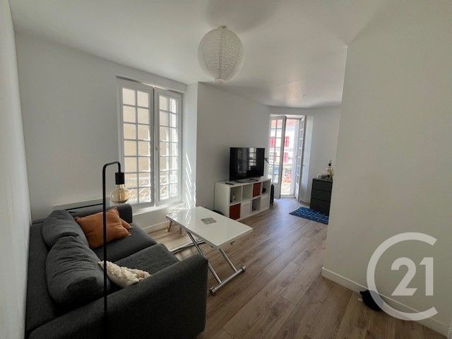 Appartement F1 à louer - 1 pièce - 30.33 m2 - BRIE COMTE ROBERT - 77 - ILE-DE-FRANCE - Century 21 Concept Immobilier