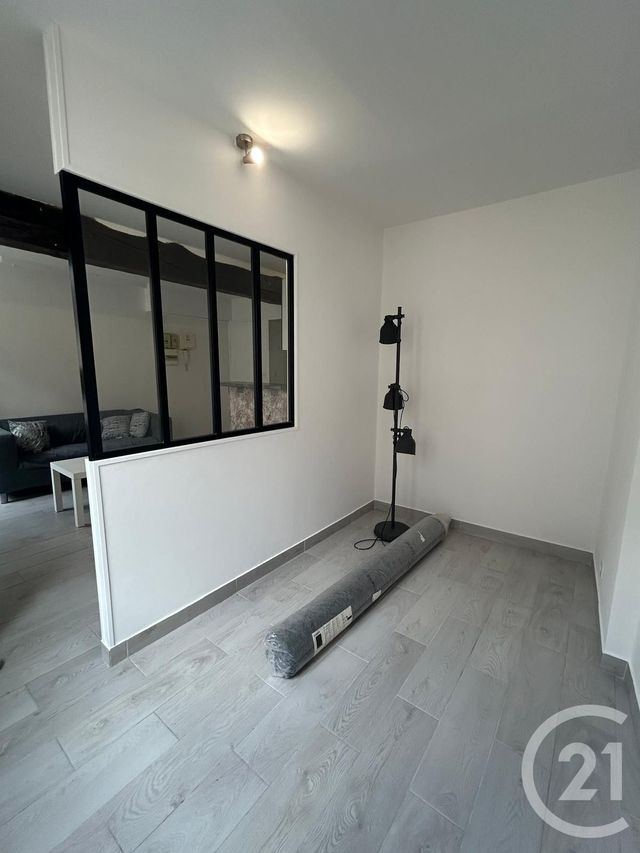 Appartement F1 à louer - 1 pièce - 30.27 m2 - BRIE COMTE ROBERT - 77 - ILE-DE-FRANCE - Century 21 Concept Immobilier